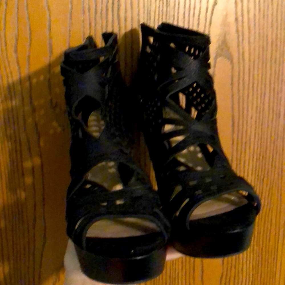 Gianni Bini Black Wedges Size 8
